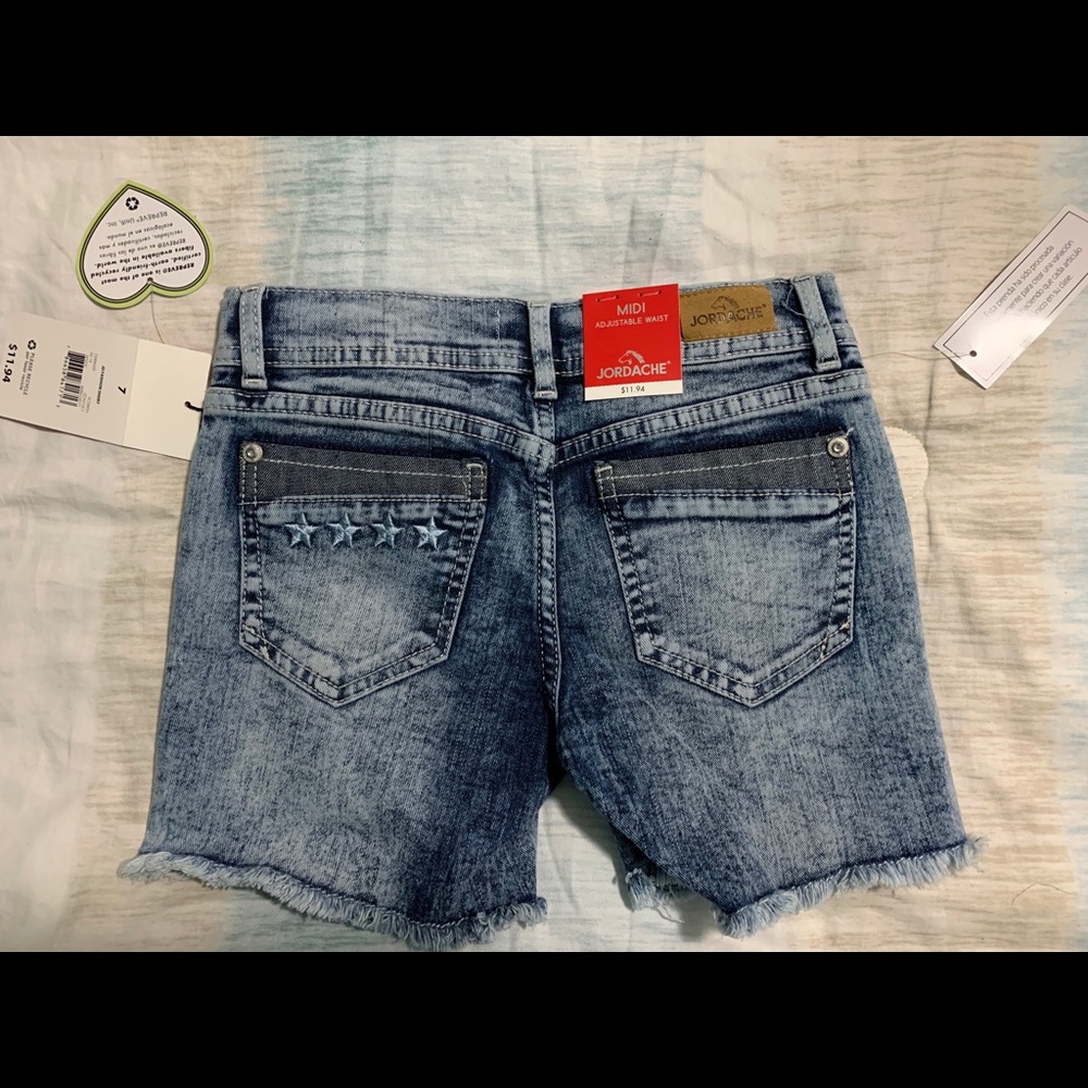 Little girls shorts - Picture 2 of 3